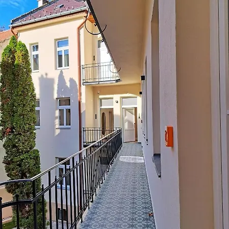 Domus Collis 4* غيور